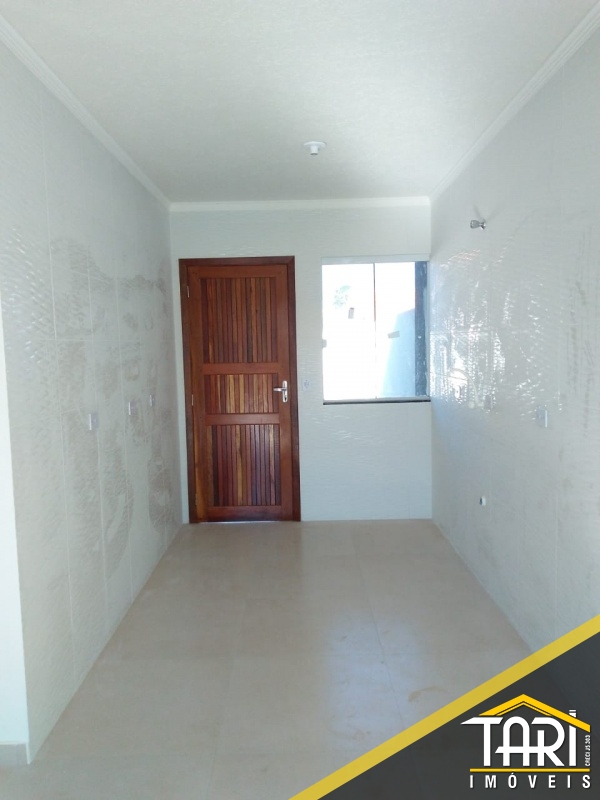 CASA COM AMPLO TERRENO CASA COM AMPLO TERRENO