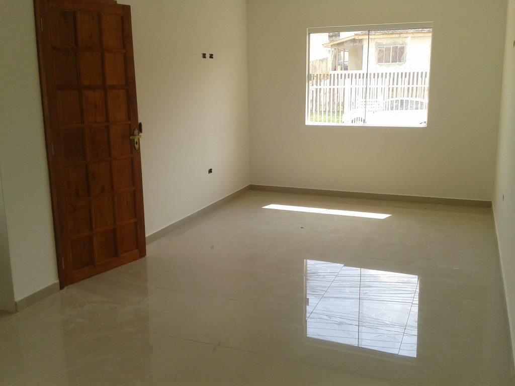 CASA COM PASSAGEM LATERAL CASA COM PASSAGEM LATERAL