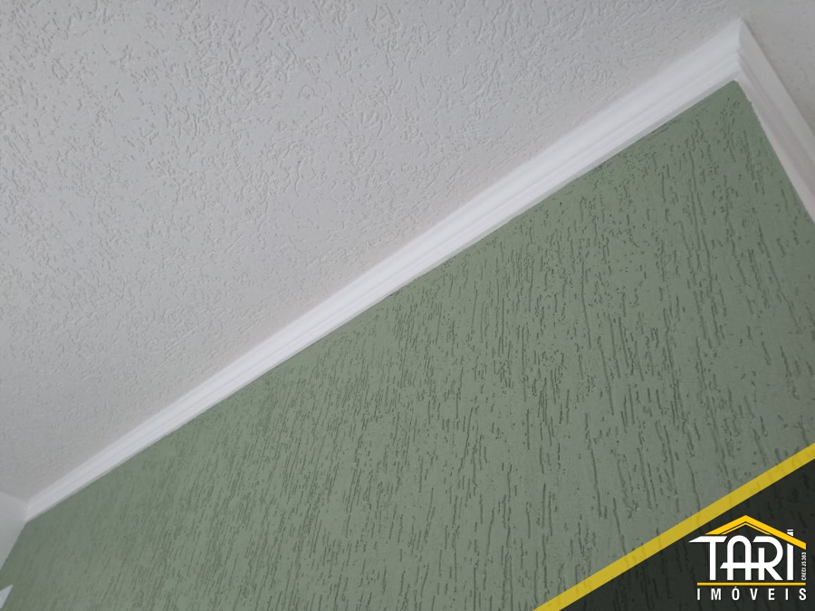CASA COM AMPLO TERRENO CASA COM AMPLO TERRENO