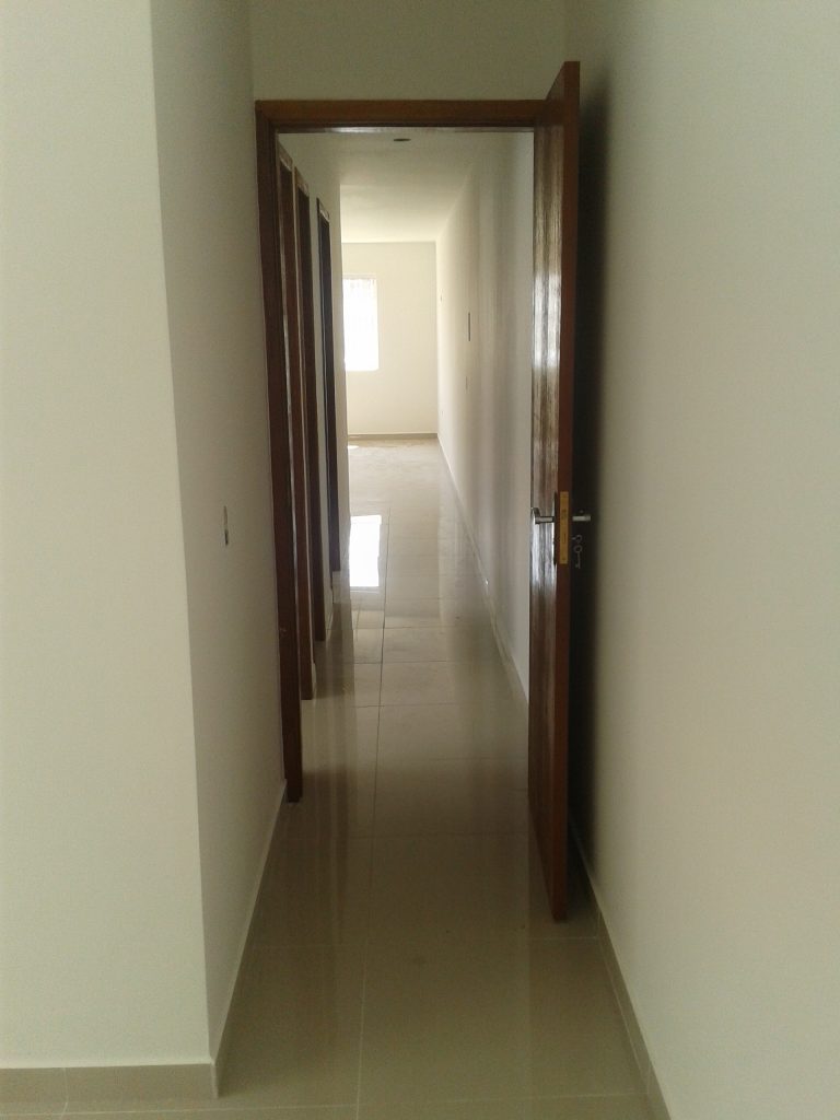 CASA COM PASSAGEM LATERAL CASA COM PASSAGEM LATERAL