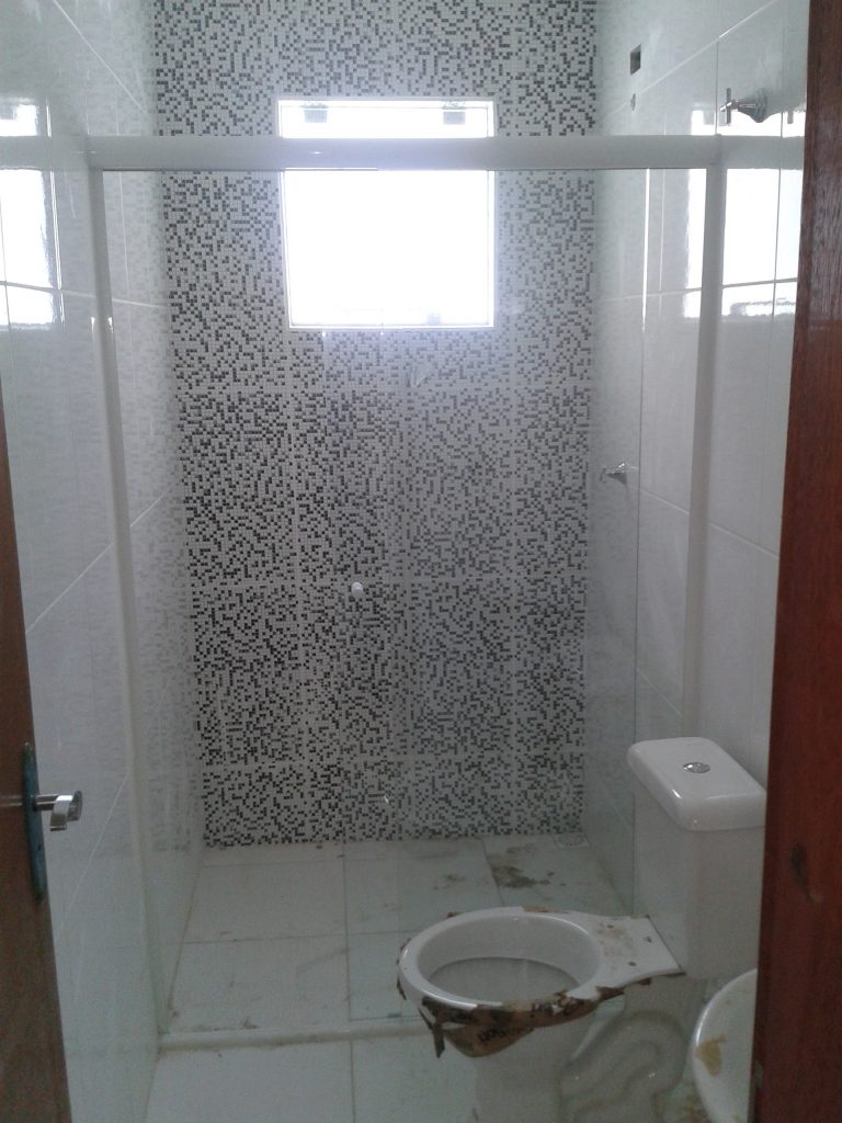 CASA COM PASSAGEM LATERAL CASA COM PASSAGEM LATERAL