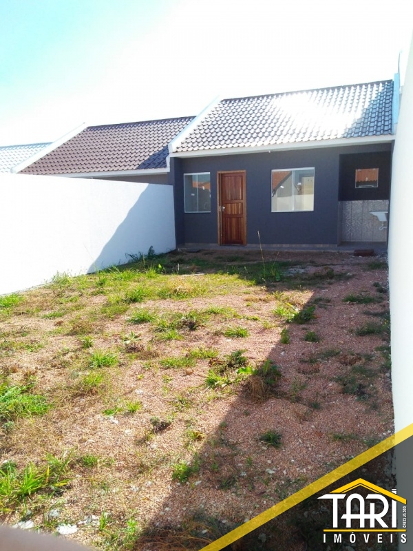 CASA COM AMPLO TERRENO CASA COM AMPLO TERRENO