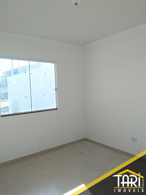CASA COM AMPLO TERRENO CASA COM AMPLO TERRENO