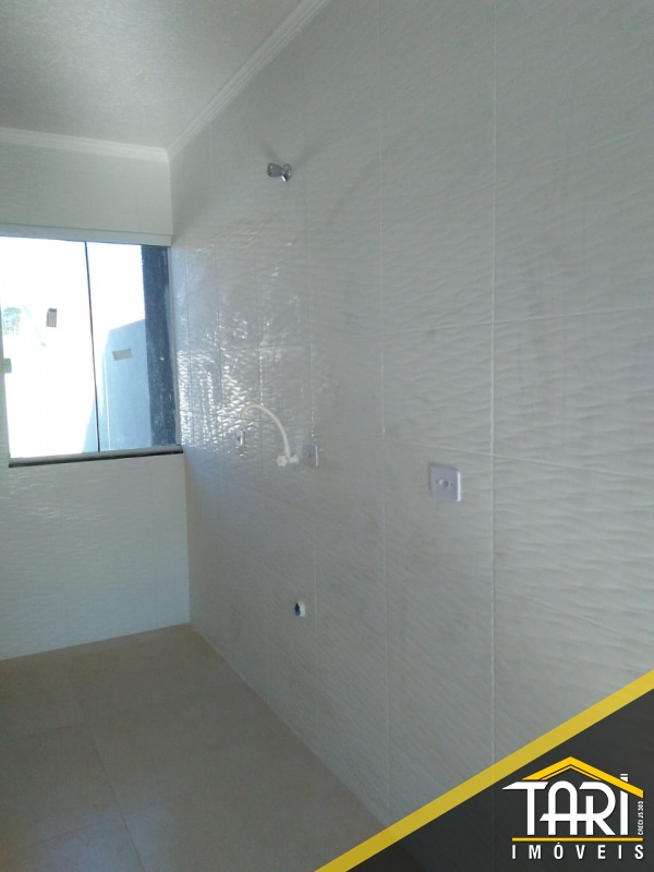 CASA COM AMPLO TERRENO CASA COM AMPLO TERRENO