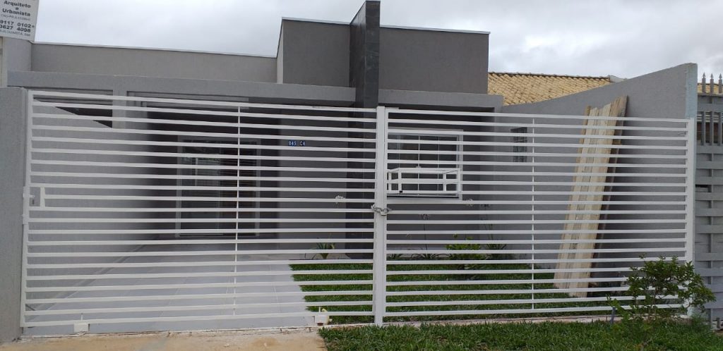 CASA COM 3 QUARTOS EXCELENTE LOCALIZAÇÃO CASA COM 3 QUARTOS EXCELENTE LOCALIZAÇÃO