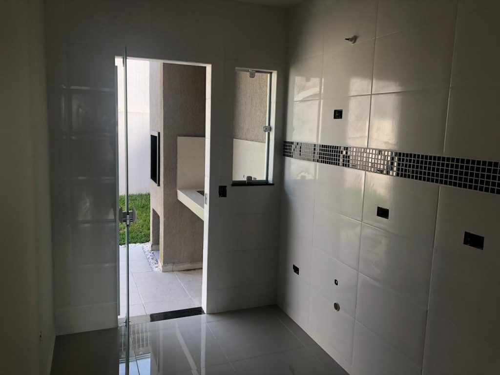 EXCELENTE CASA COM CHURRASQUEIRA EXCELENTE CASA COM CHURRASQUEIRA