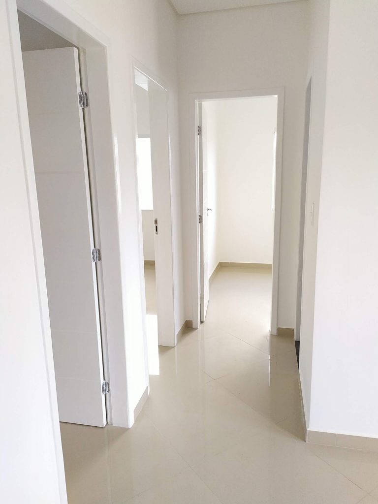 Bela Casa de Esquina – Pronta pra morar Bela Casa de Esquina – Pronta pra morar