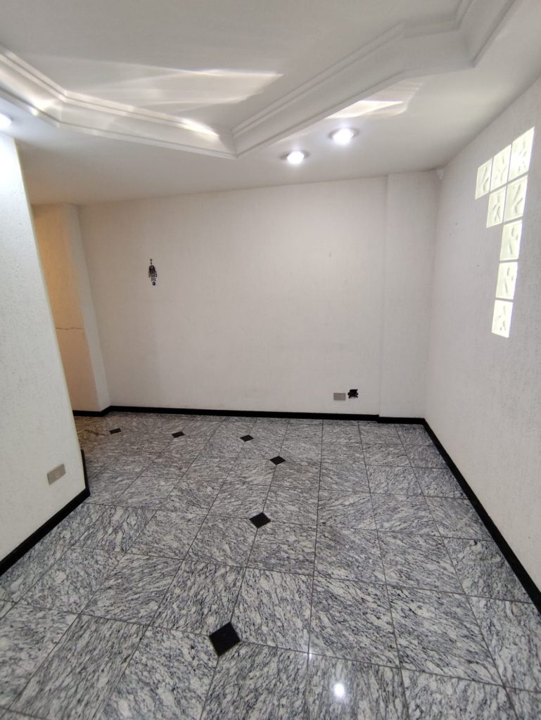 Conjunto comercial com 3 salas para alugar