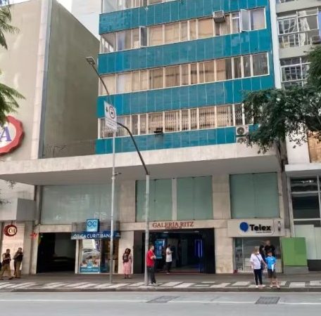 Conjunto comercial com 3 salas no Centro de Curitiba