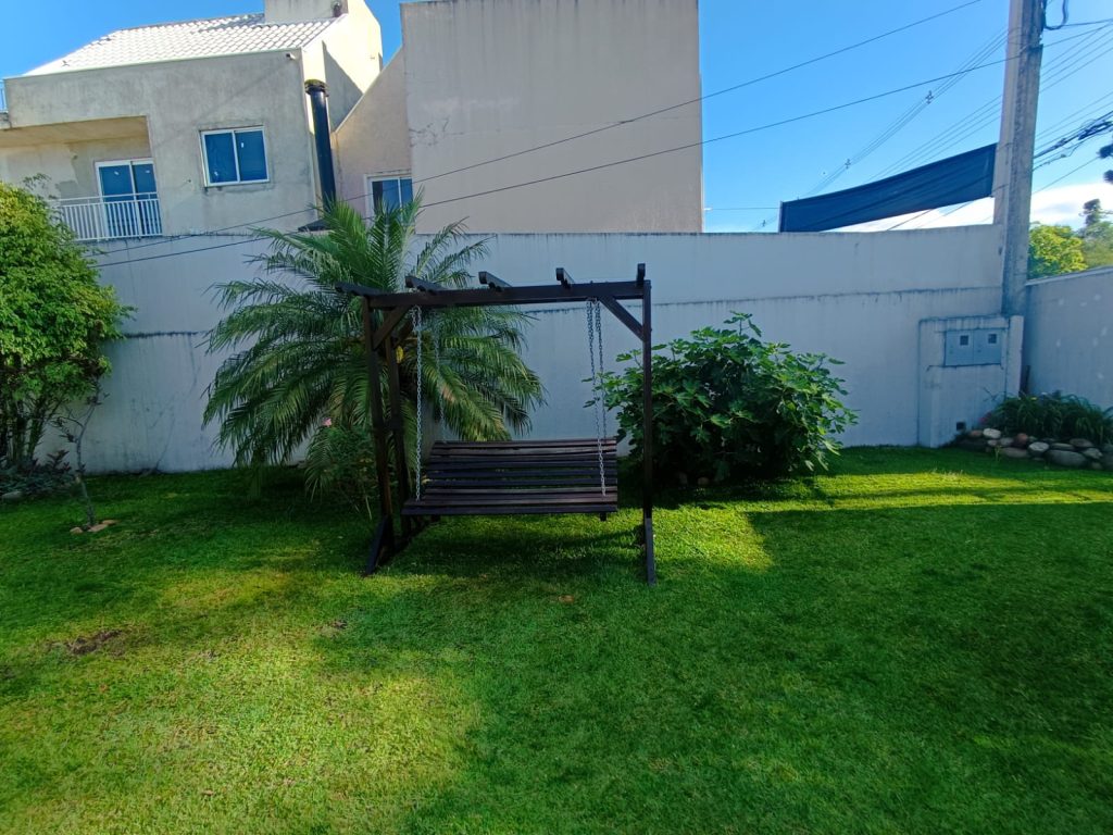 Sobrado excepcional com terreno amplo