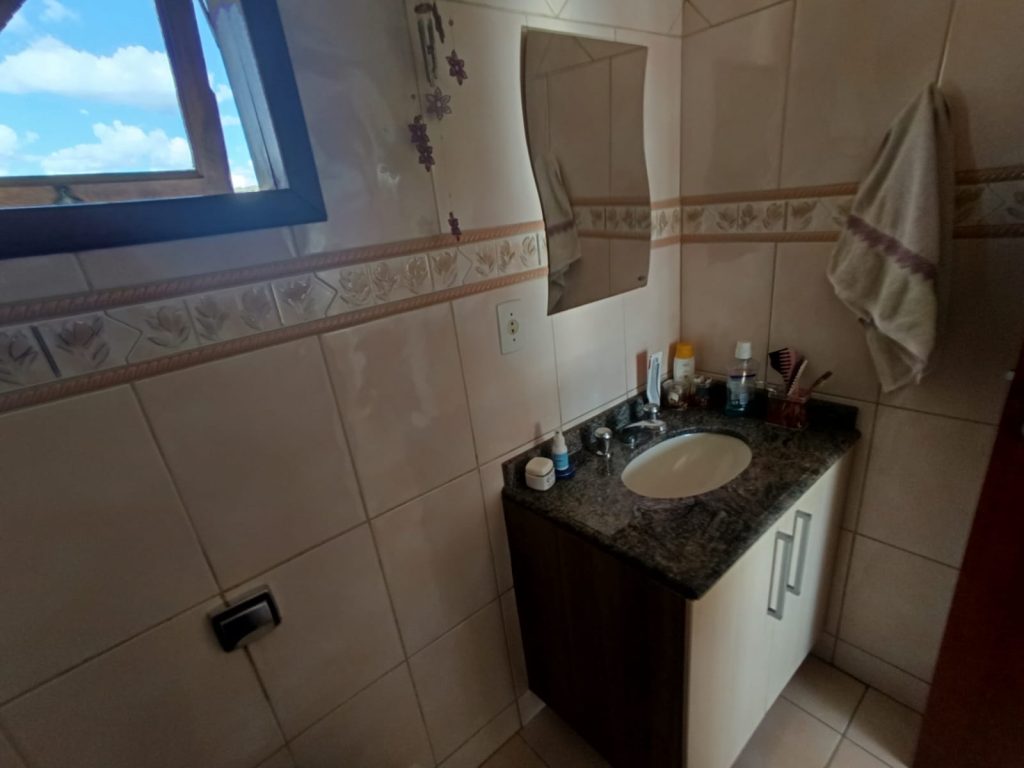 Sobrado excepcional com terreno amplo