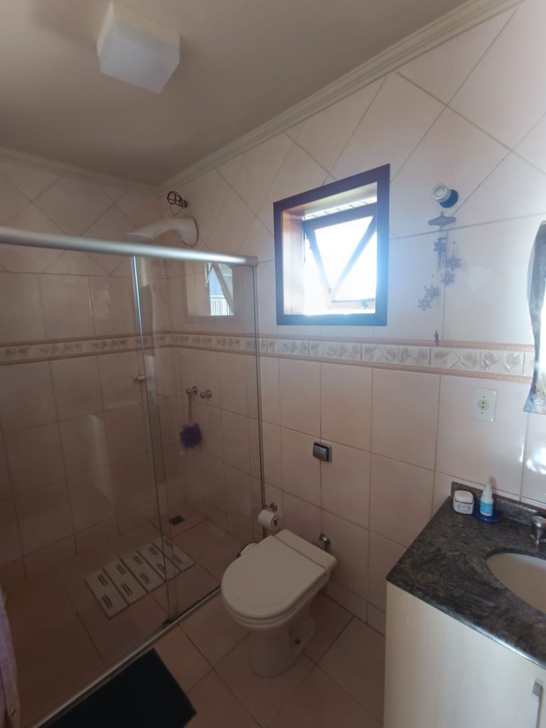 Sobrado excepcional com terreno amplo