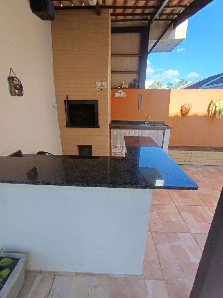 Sobrado excepcional com terreno amplo