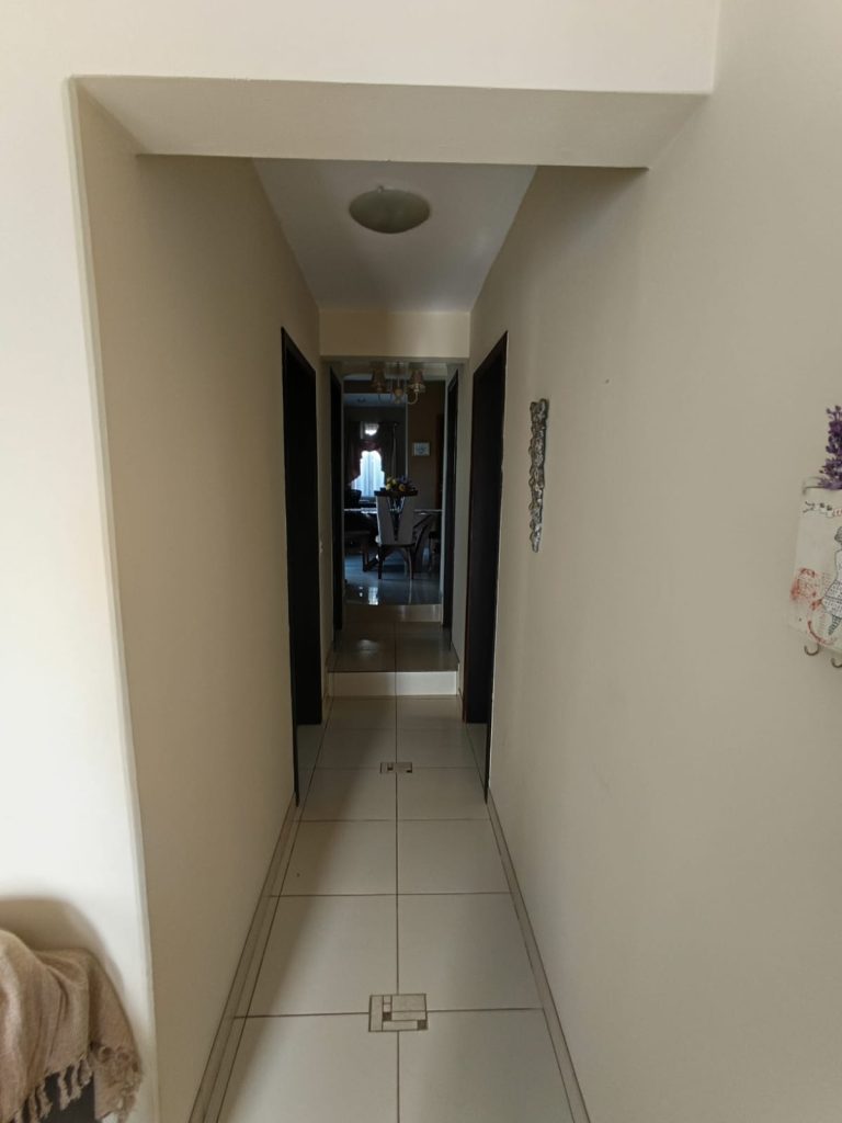 Sobrado excepcional com terreno amplo