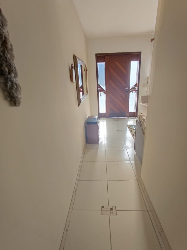 Sobrado excepcional com terreno amplo