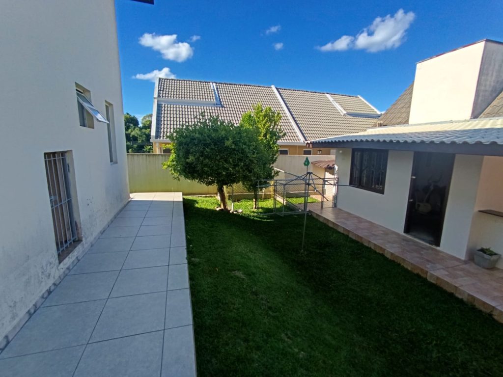 Sobrado excepcional com terreno amplo