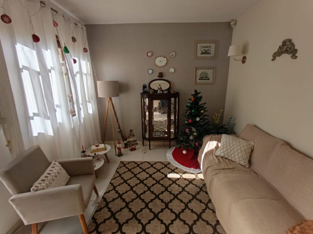 Sobrado excepcional com terreno amplo