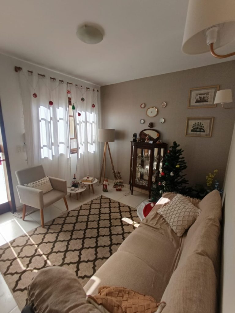 Sobrado excepcional com terreno amplo